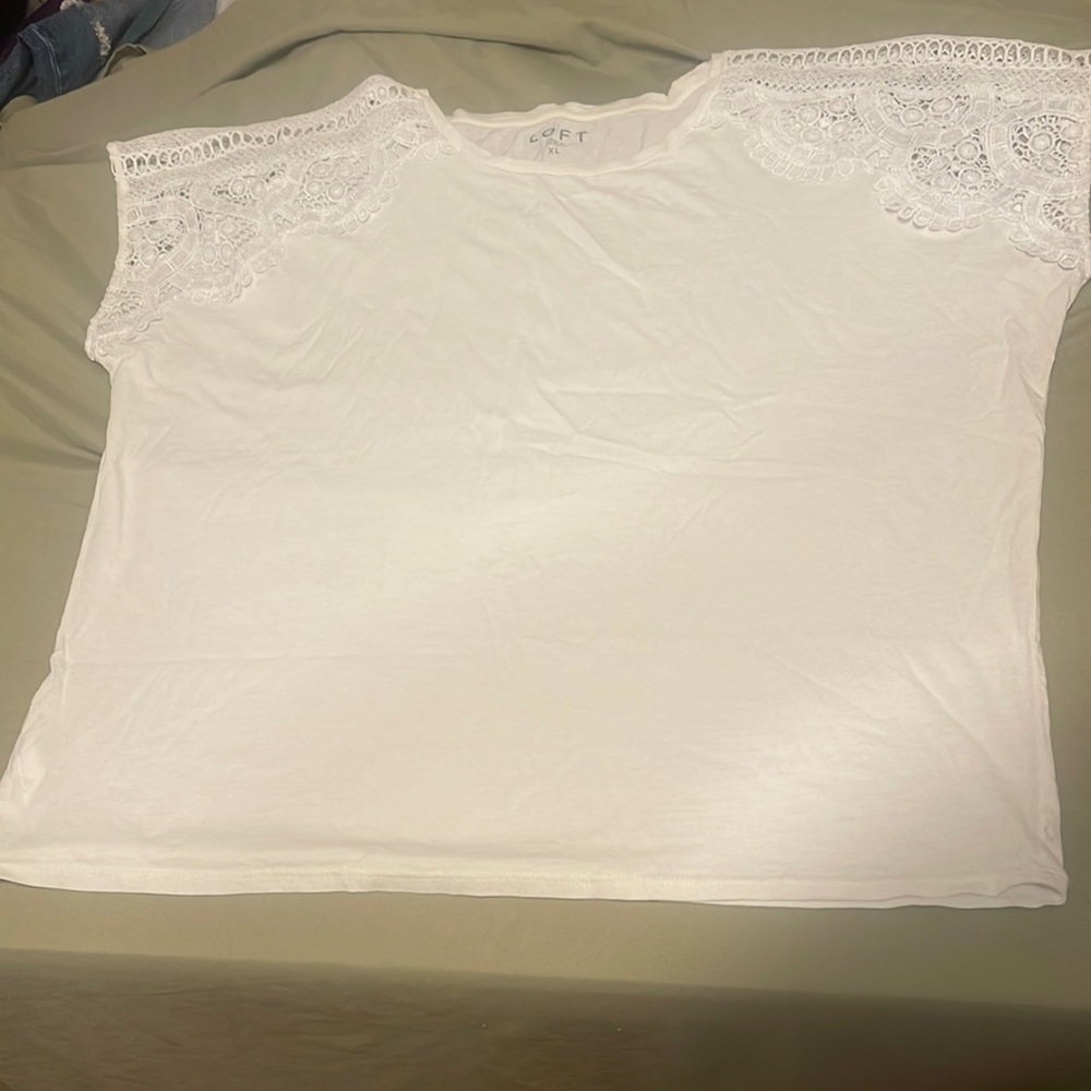 Cute white top!
